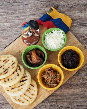 AREPAS EN VENEZUELA 🇻🇪 DESAYUNAR EN CARACAS ¿CUÁNTO CUESTA